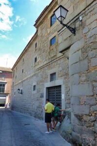 Entrada al Museo de Santa Teresa