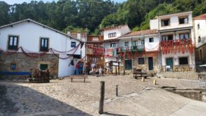 Plaza del Riveru junto al puerto pesquero