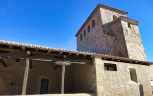 Torre campanario y pórtico sur